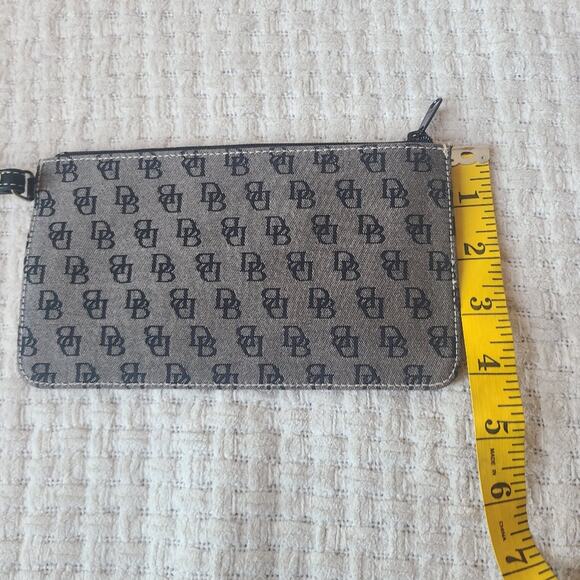Dooney & Bourke Gray Black Canvas Leather Wristlet Signature DB Logo - Picture 11 of 11